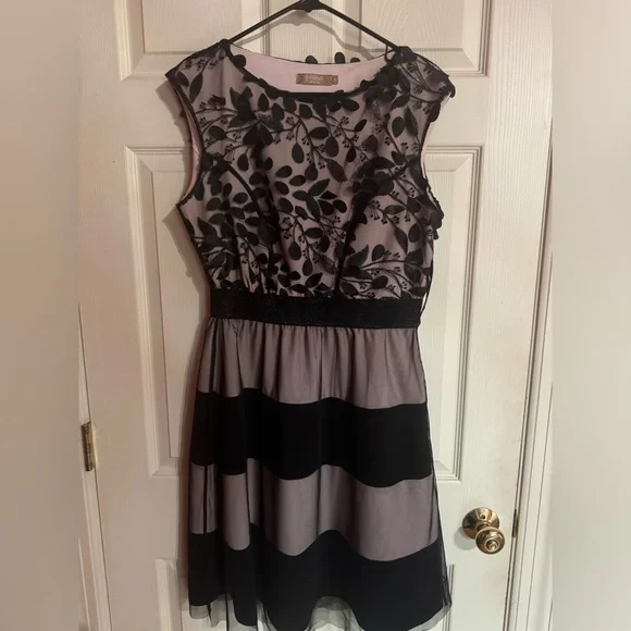 Carla Conti party dress size med pale pink 3D black flowers elastic waist - Picture 1 of 5